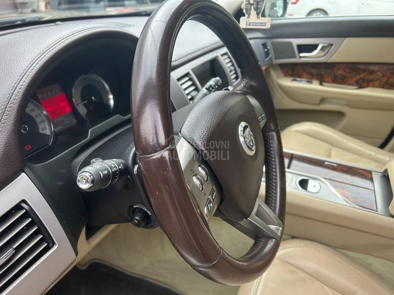 Jaguar XF PREMIUM LUXURY