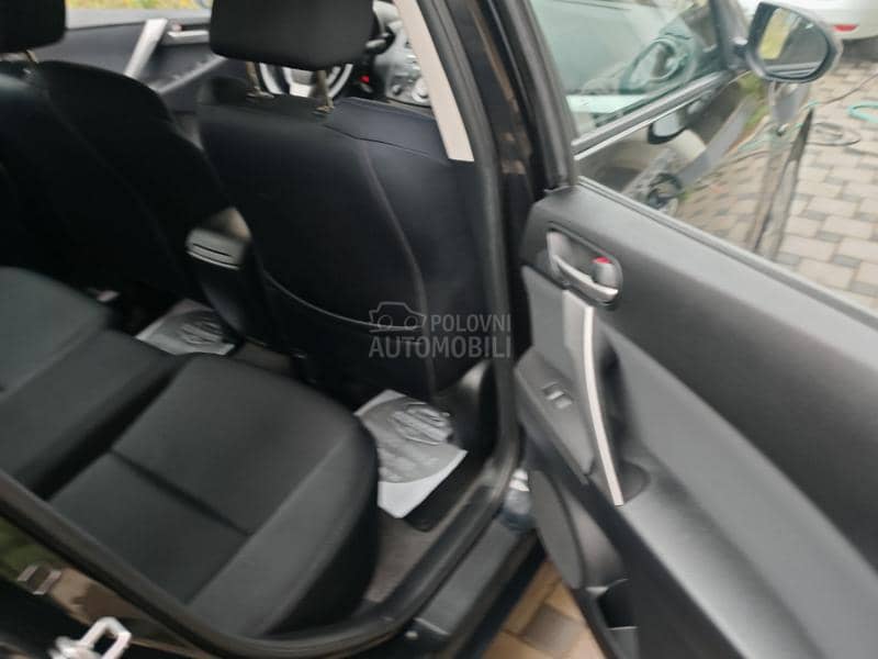 Mazda 3 1.6  n.a.v.i