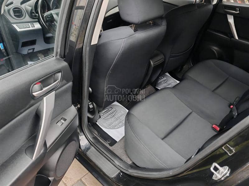 Mazda 3 1.6  n.a.v.i