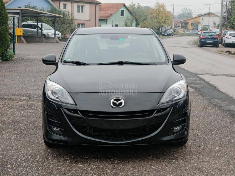 Mazda 3 1.6  n.a.v.i