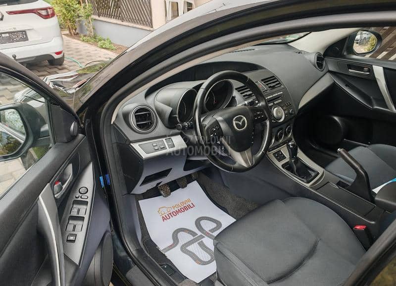 Mazda 3 1.6  n.a.v.i