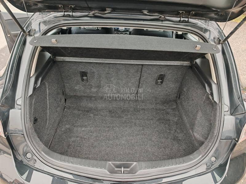 Mazda 3 1.6  n.a.v.i