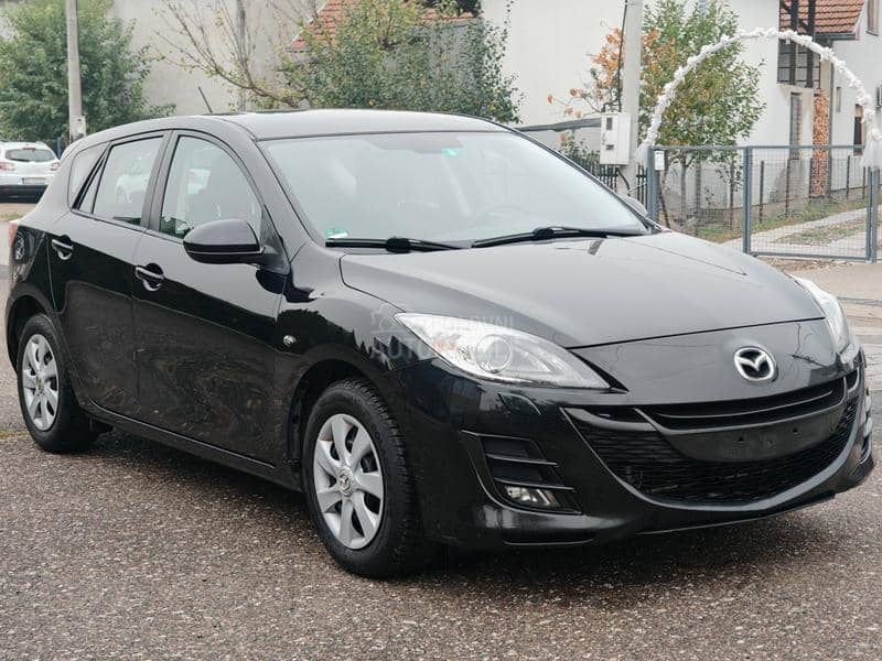Mazda 3 1.6  n.a.v.i