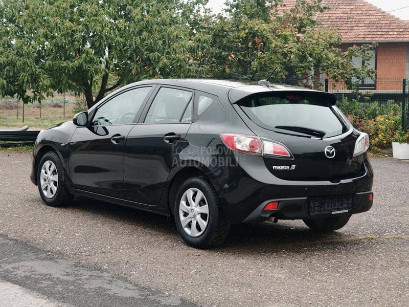 Mazda 3 1.6  n.a.v.i