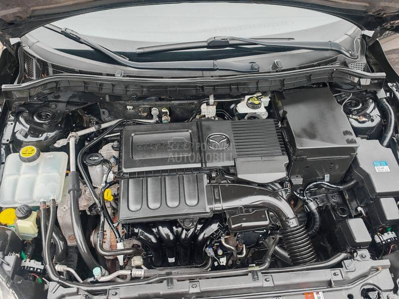 Mazda 3 1.6  n.a.v.i
