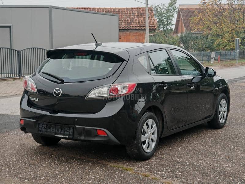 Mazda 3 1.6  n.a.v.i