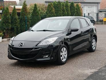 Mazda 3 1.6  n.a.v.i