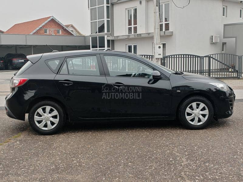 Mazda 3 1.6  n.a.v.i