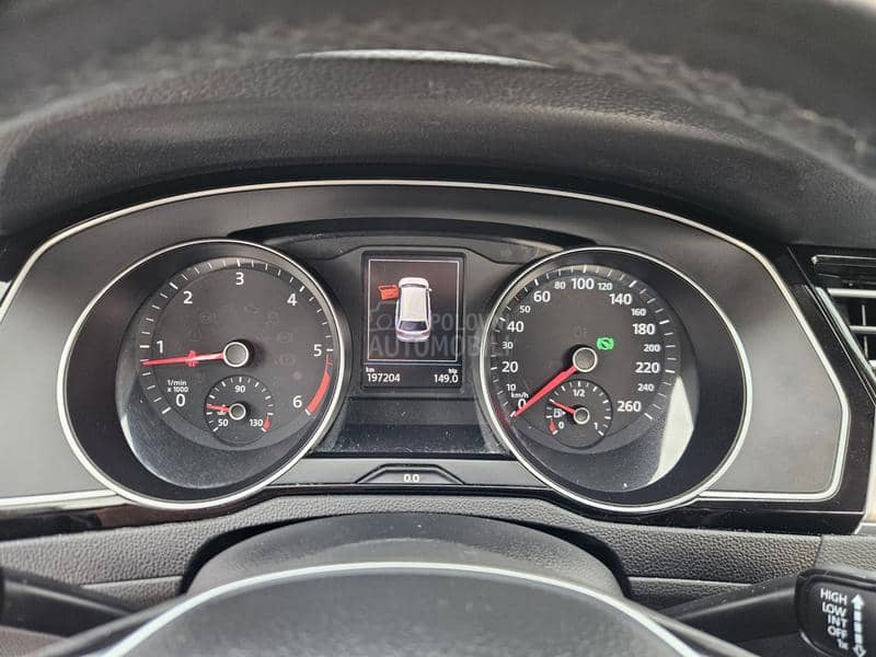 Volkswagen Passat B8 1.6 TDI DSG/PAN/LED