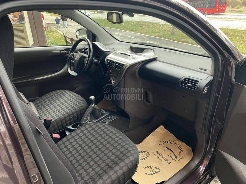 Toyota iQ 1.0 CH