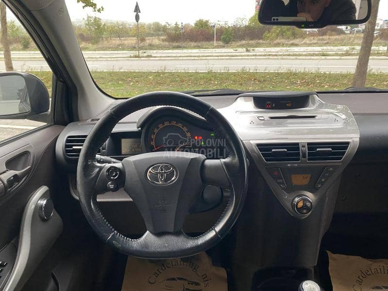 Toyota iQ 1.0 CH