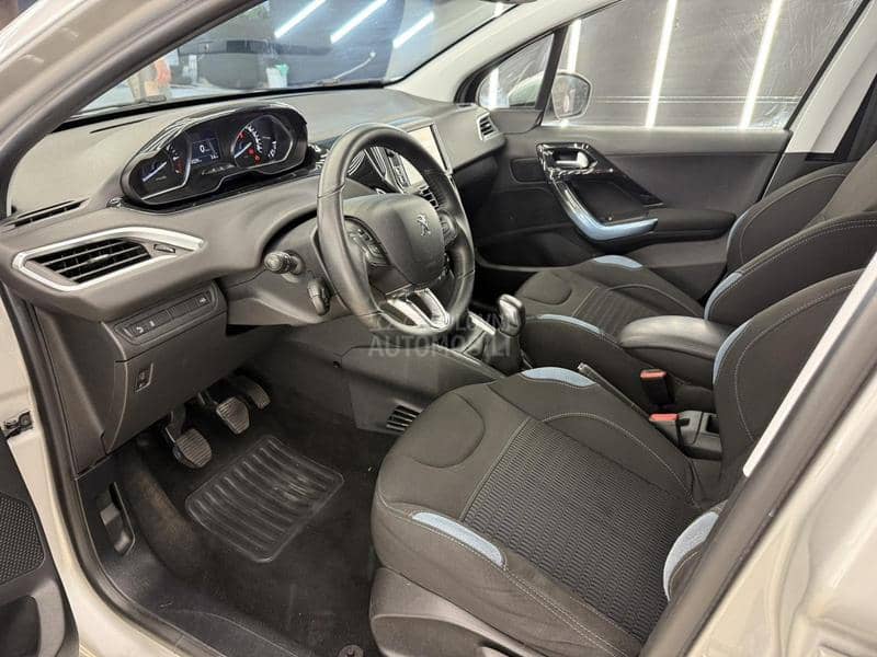 Peugeot 208 1.6 vti ALLURE CH