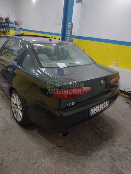Alfa Romeo 166 