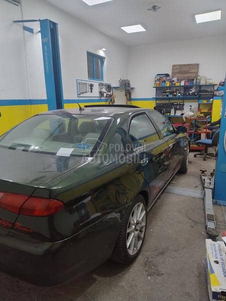 Alfa Romeo 166 
