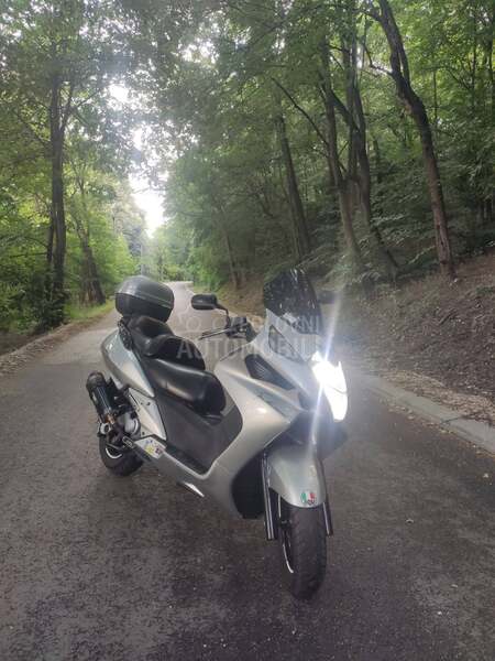 Honda silver wing 600