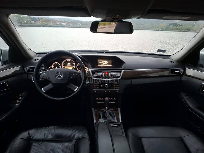 Mercedes Benz E 220 