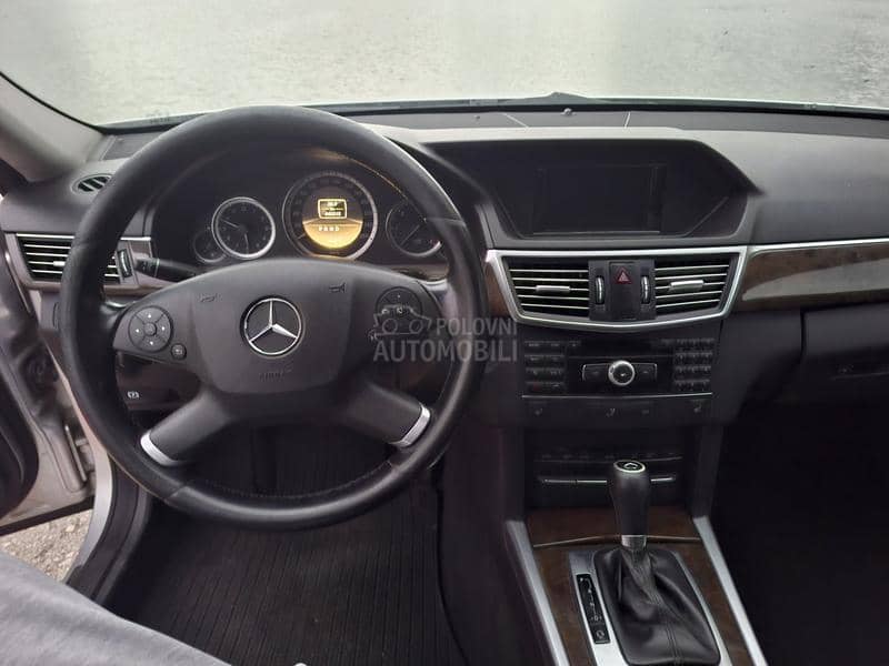 Mercedes Benz E 220 