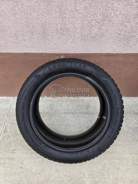 Goodyear 235/50 R19 Zimska