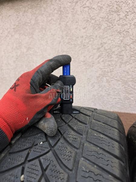 Goodyear 235/50 R19 Zimska