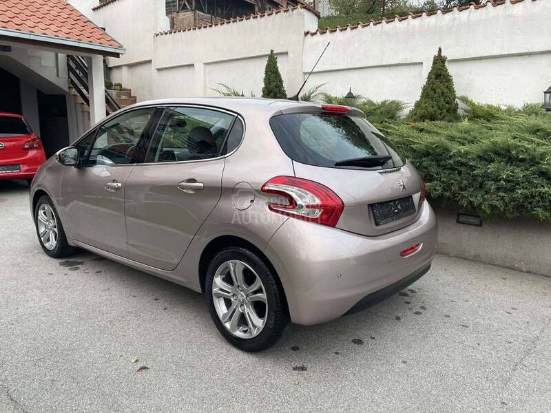 Peugeot 208 1,4 HDI IZVANRED AN
