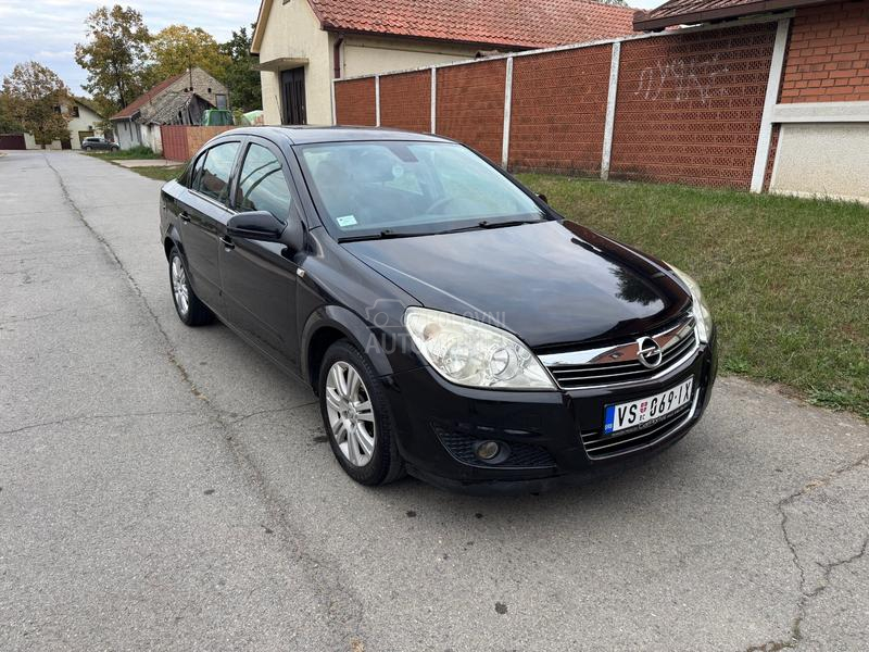 Opel Astra H 1,6b PREP0RUKA