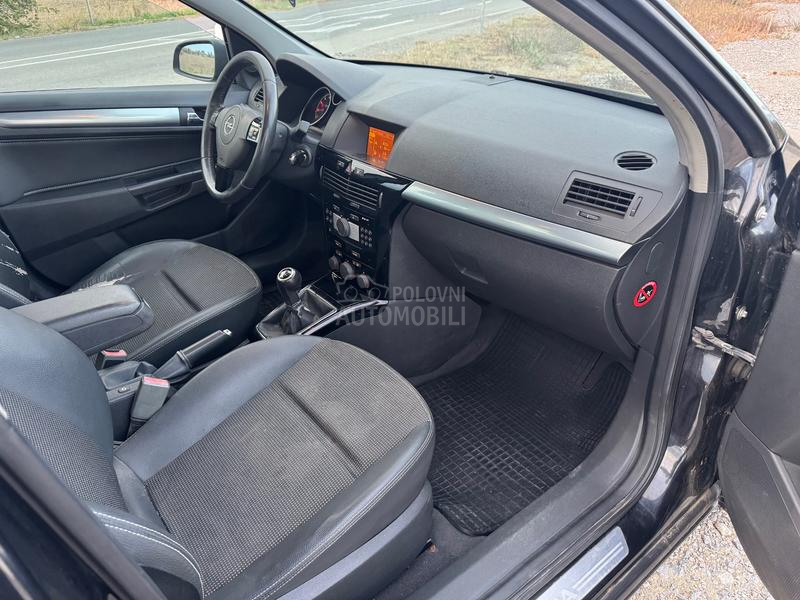 Opel Astra H 1,6b PREP0RUKA