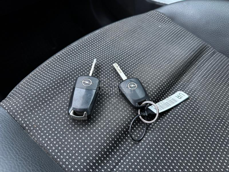 Opel Astra H 1,6b PREP0RUKA