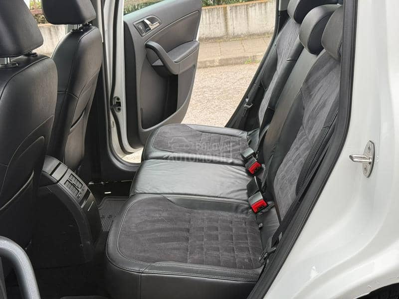 Škoda Yeti 2.0 TDI pano.dsg.4x4 Škoda Yeti 2.0 TDI pano.dsg.4x4