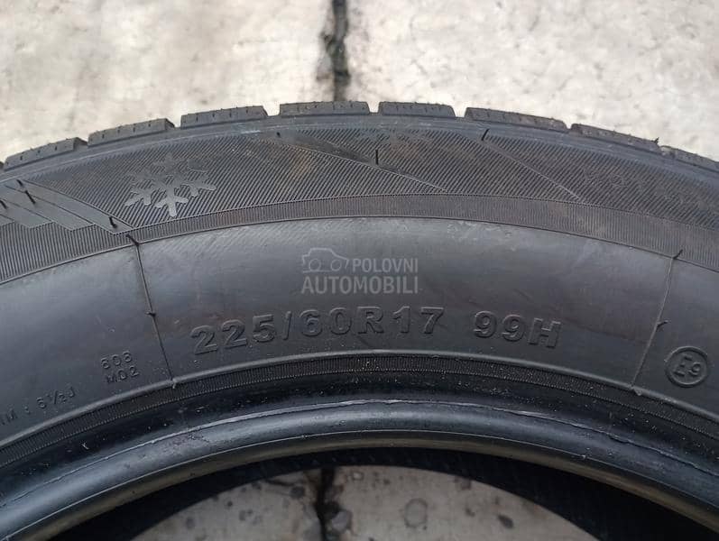 Tourador 225/60 R17 Zimska
