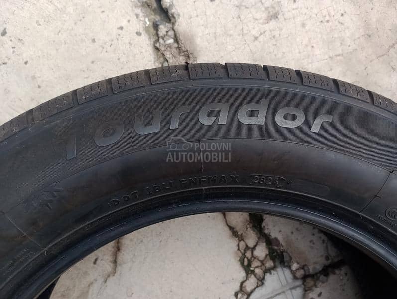 Tourador 225/60 R17 Zimska