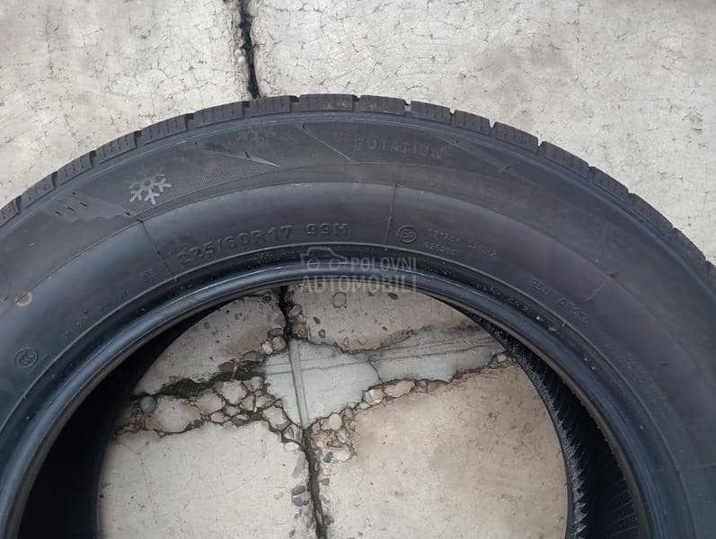 Tourador 225/60 R17 Zimska