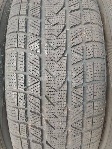 Tourador 225/60 R17 Zimska