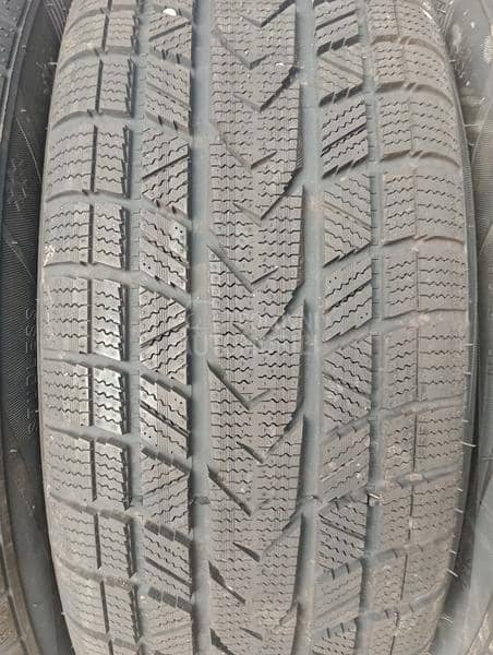 Tourador 225/60 R17 Zimska