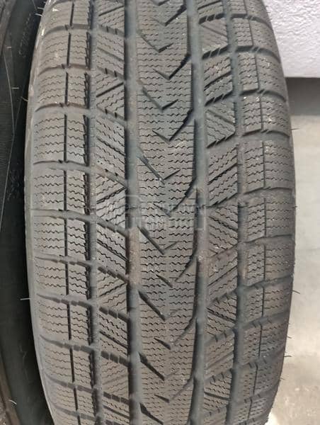 Tourador 225/60 R17 Zimska