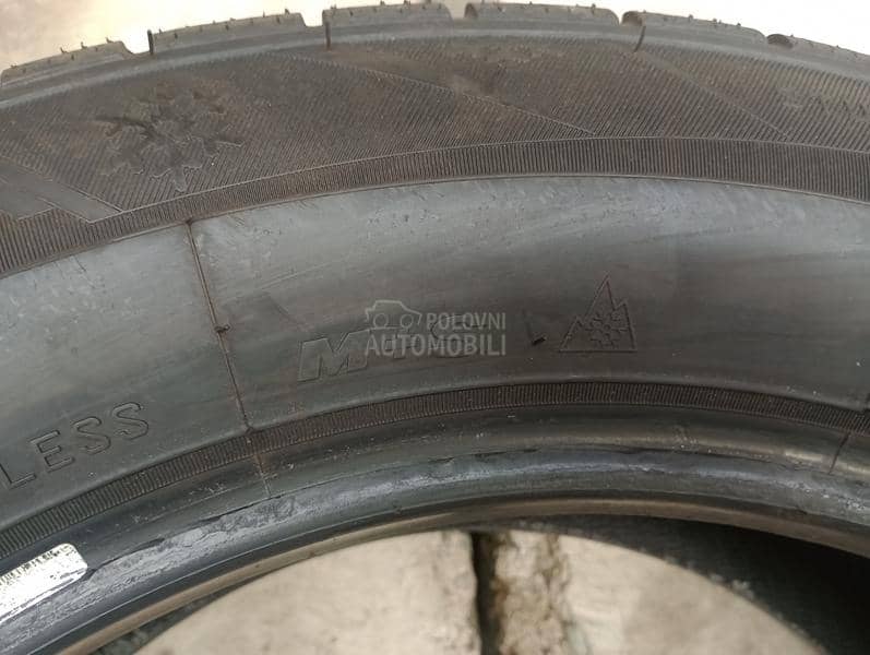 Tourador 225/60 R17 Zimska