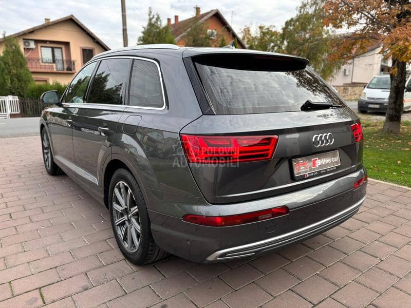 Audi Q7 ETRON/S/PANO/VIRT Audi Q7 ETRON/S/PANO/VIRT