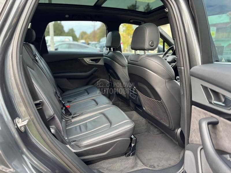 Audi Q7 ETRON/S/PANO/VIRT Audi Q7 ETRON/S/PANO/VIRT