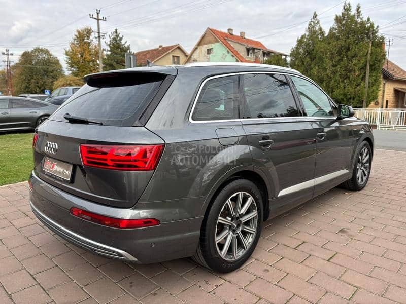 Audi Q7 ETRON/S/PANO/VIRT Audi Q7 ETRON/S/PANO/VIRT