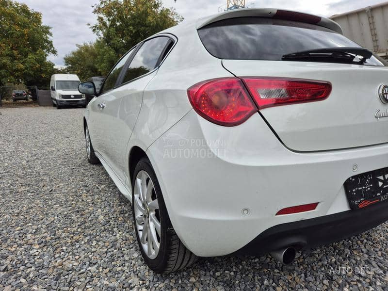 Alfa Romeo Giulietta 1.6 JTD m-2