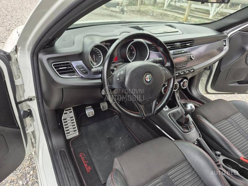 Alfa Romeo Giulietta 1.6 JTD m-2
