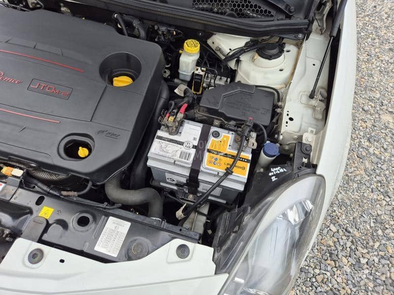 Alfa Romeo Giulietta 1.6 JTD m-2