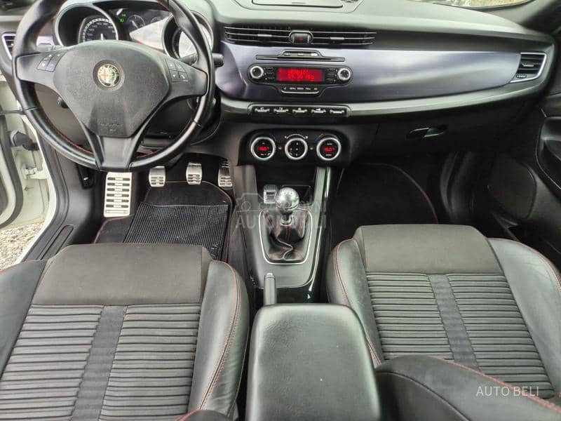 Alfa Romeo Giulietta 1.6 JTD m-2