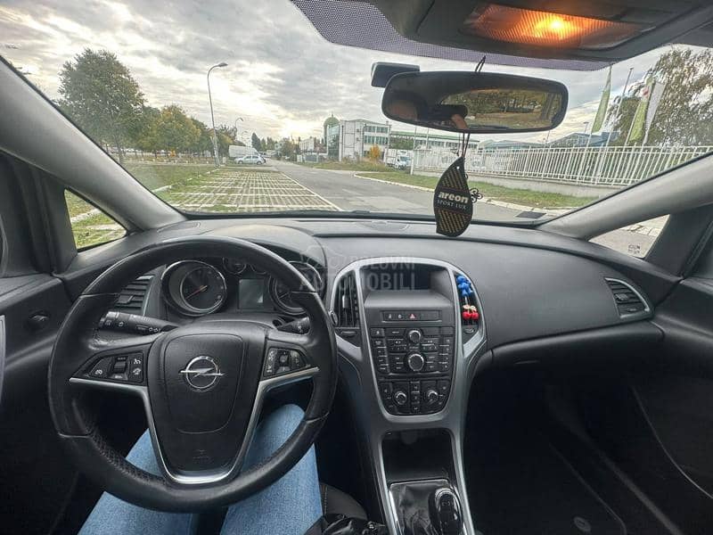 Opel Astra J 1.7 cdti