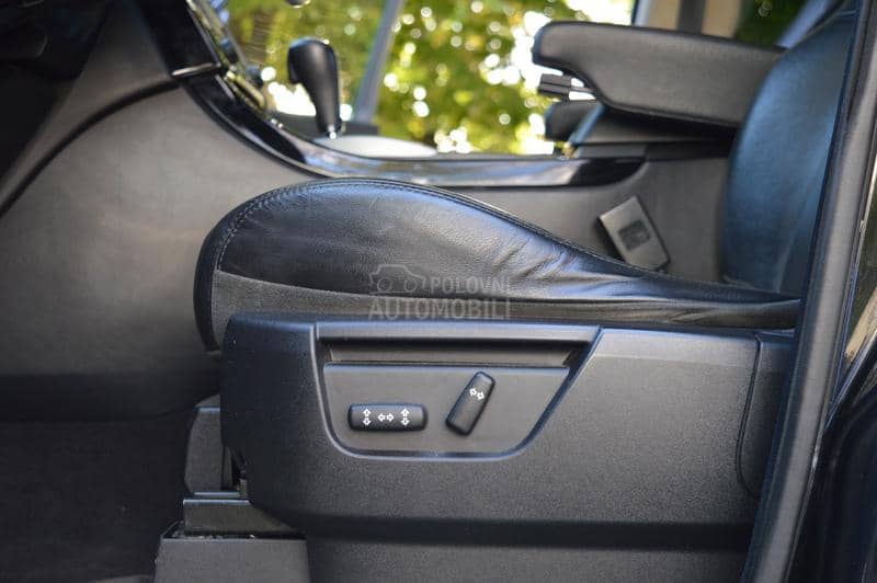 Land Rover Range Rover Sport  Land Rover Range Rover Sport