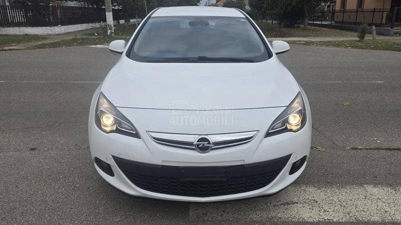Opel Astra J 1.4T GTC ACTIVE EDIT