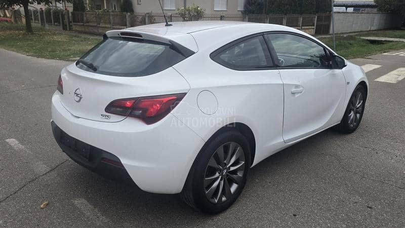 Opel Astra J 1.4T GTC ACTIVE EDIT