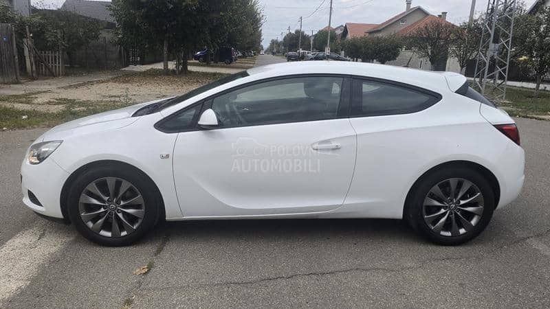 Opel Astra J 1.4T GTC ACTIVE EDIT