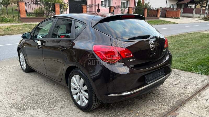 Opel Astra J 1.7 cdti N.A.V.I