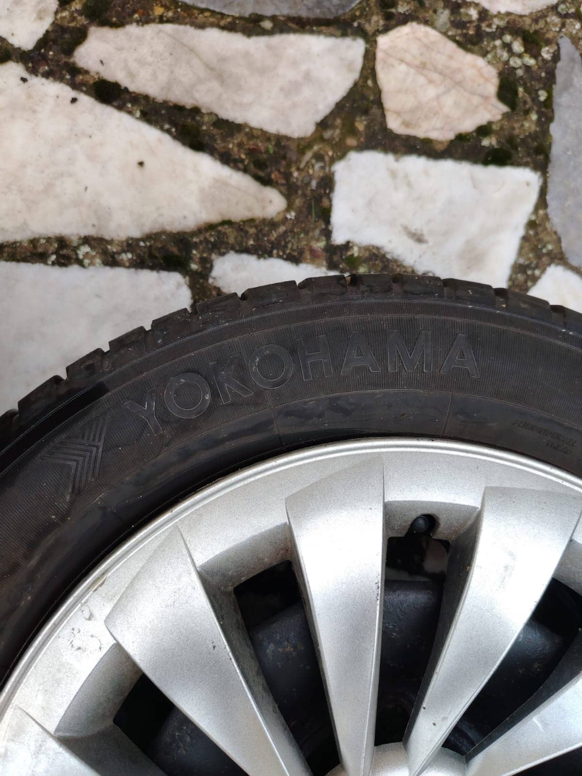 Yokohama 175/65 R14 Zimska