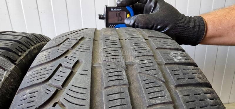 Pirelli 215/55 R17 Zimska